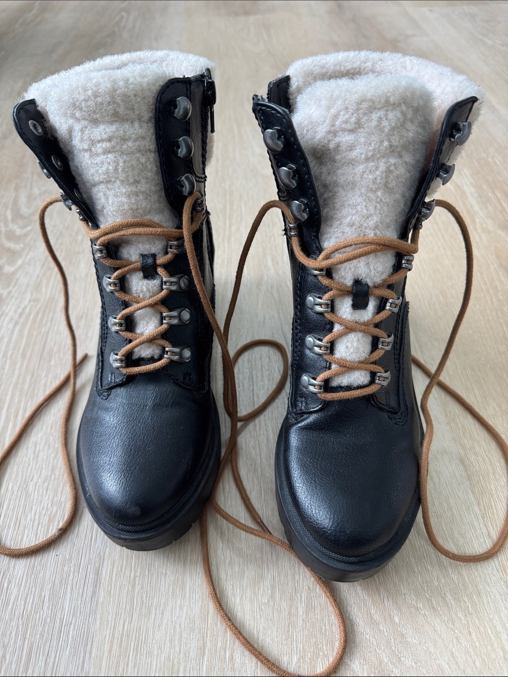 Indigo Black Lace-Up Winter Boots with Cream Sherpa